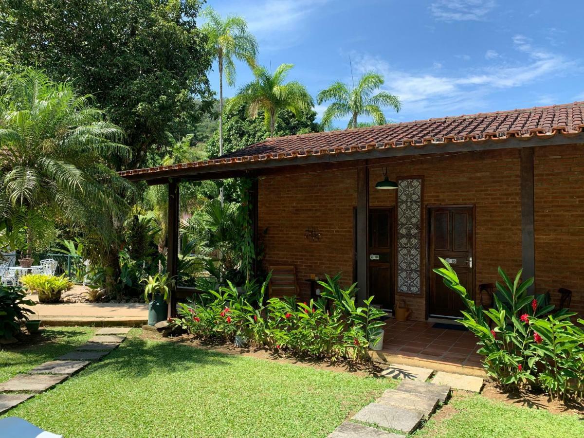 賓館 Pousada Penedo