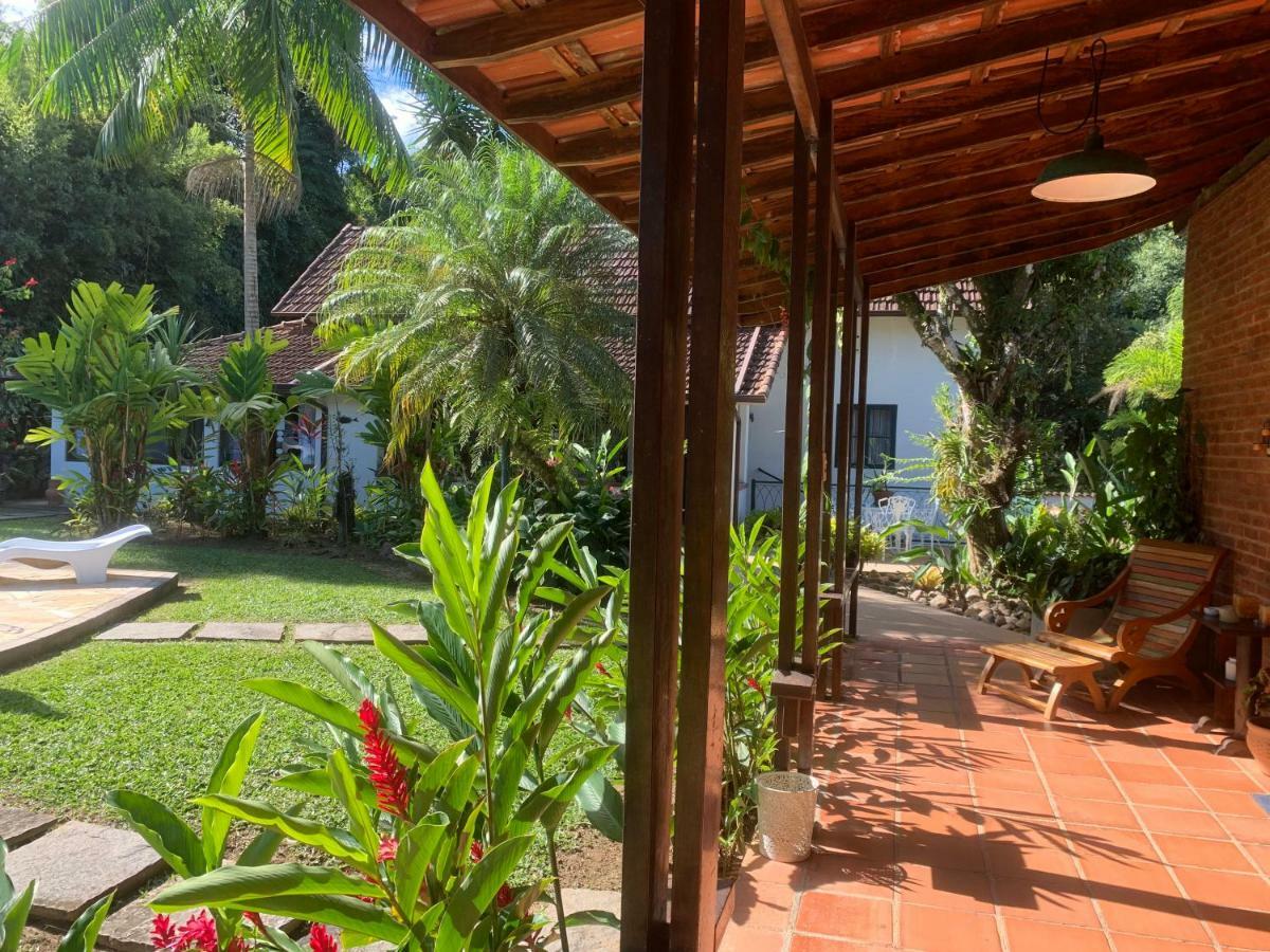 賓館 Pousada Penedo